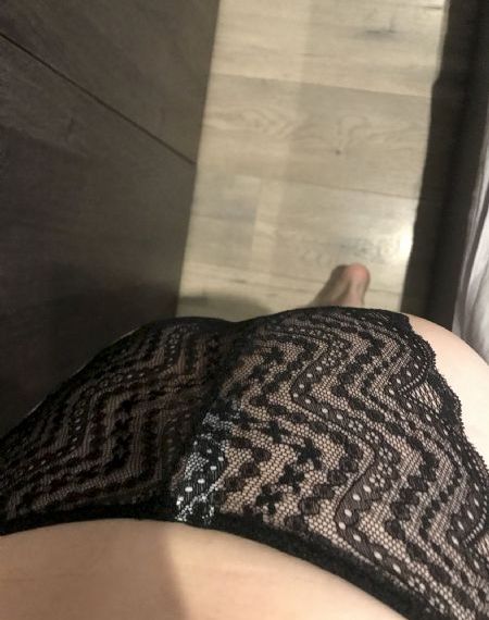 含着她两个硕大的乳峰视频_超清全集免费播放